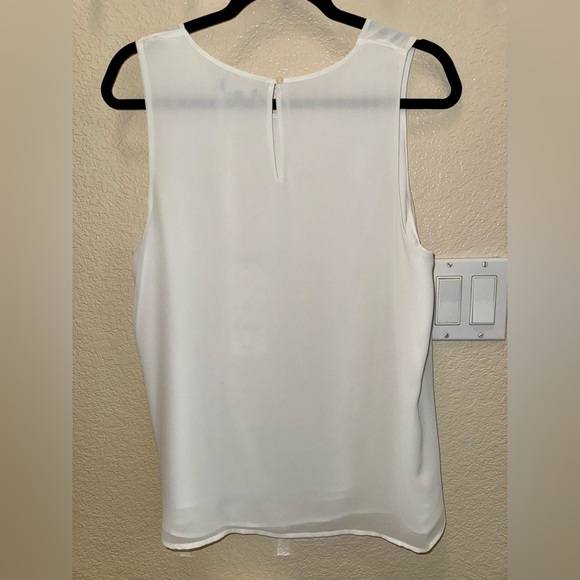 Pleione White Sleeveless Tank Top - Picture 3 of 3